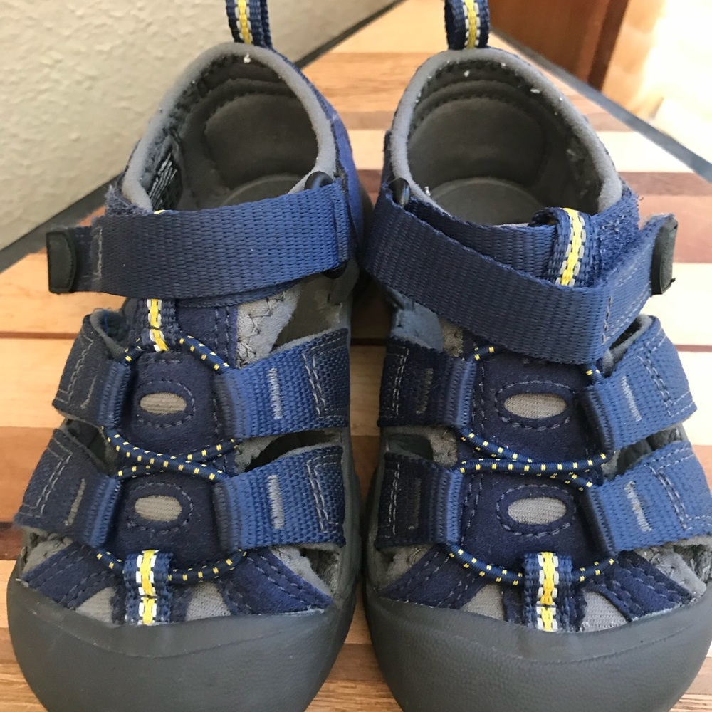 Keen closed toed sandals - Toddler
